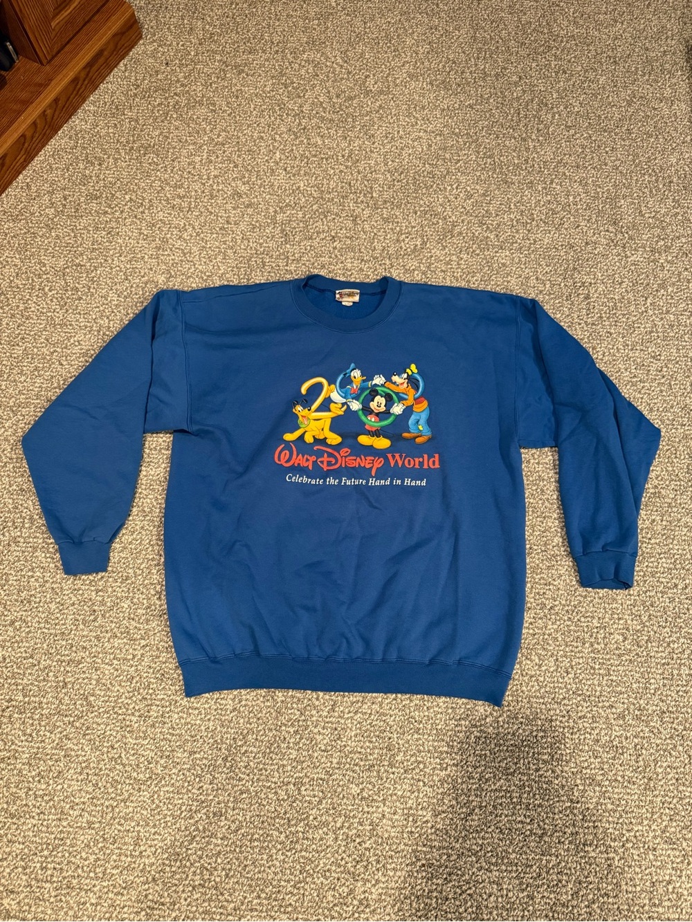 Vintage 2000 Walt Disney World Blue Crewneck Sweatshirt Mickey Mouse